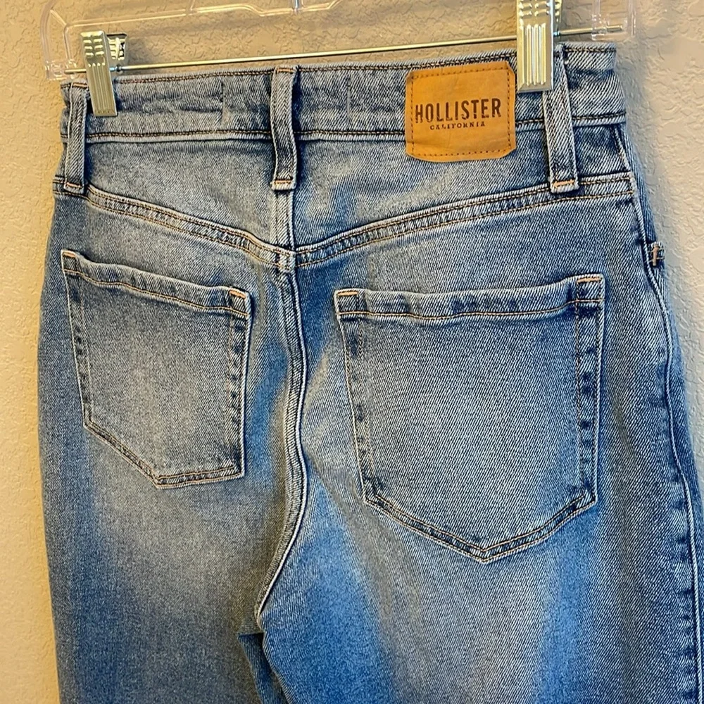 Hollister Ultra High Rise Dad Jean with vintage stretch